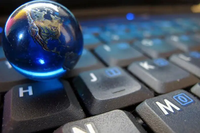 Сколько школ в Казахстане обеспечены скоростным интернетом