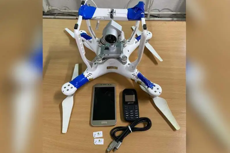 Смартфоны с помощью дрона пытались передать в колонию Павлодара