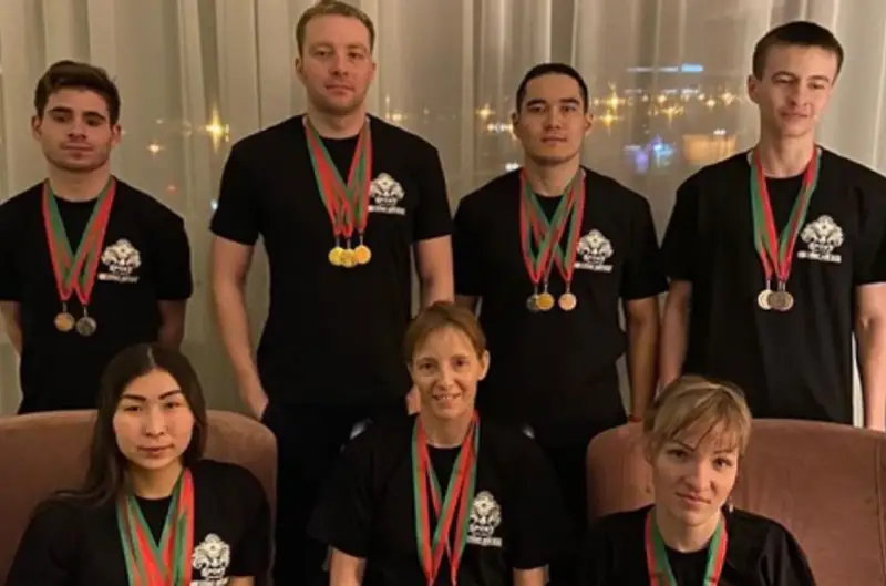 19 медалей на международном первенстве завоевали карагандинские парапловцы