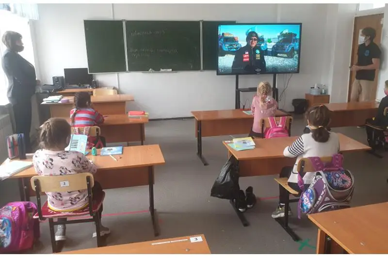 Фильмы о подвигах альпинистов и полярников РК показали павлодарским школьникам