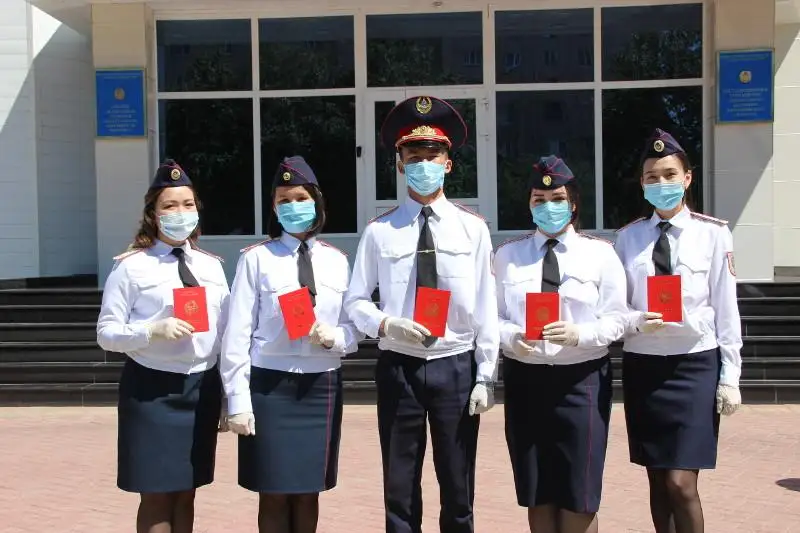 Лучших актюбинских полицейских наградили в честь праздника