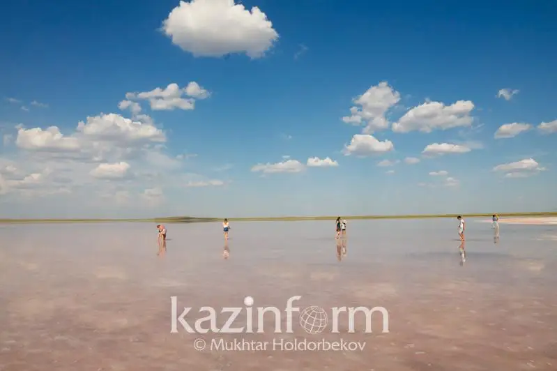 Какие меры предпринимаются для защиты розового озера Кобейтуз