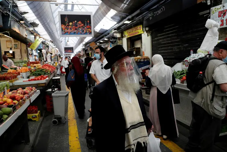 Израиль вводит жесткий карантин на фоне второй волны коронавируса