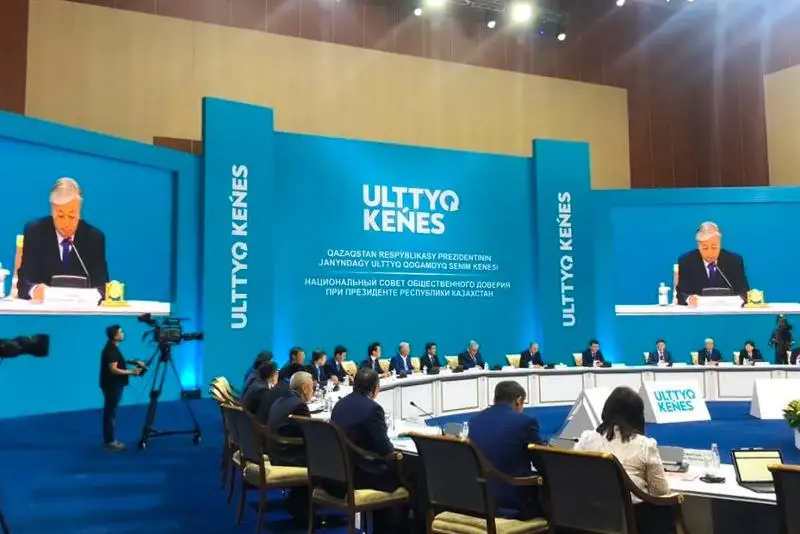 Гражданское общество не стремится к власти - Асылбек Кожахметов