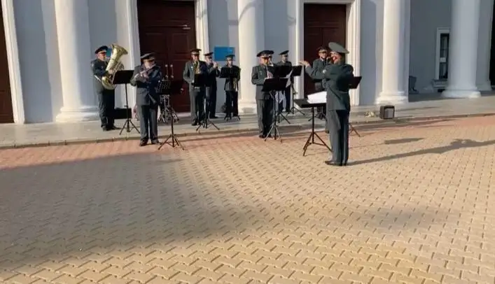 Мировые хиты сыграл военный оркестр в Уральске