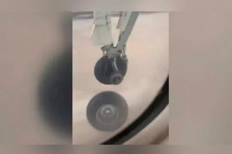 После взлета у самолета Air Canada оторвалось колесо