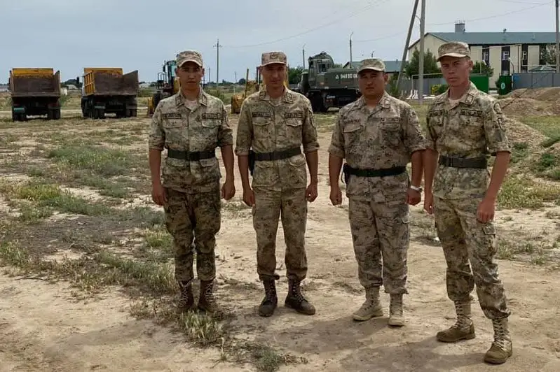 Как пограничники защищали заставу и границу от подтопления в Туркестанской области