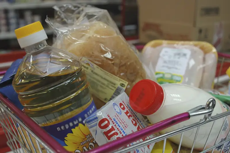 О категориях граждан, имеющих право претендовать на продуктово-бытовые наборы