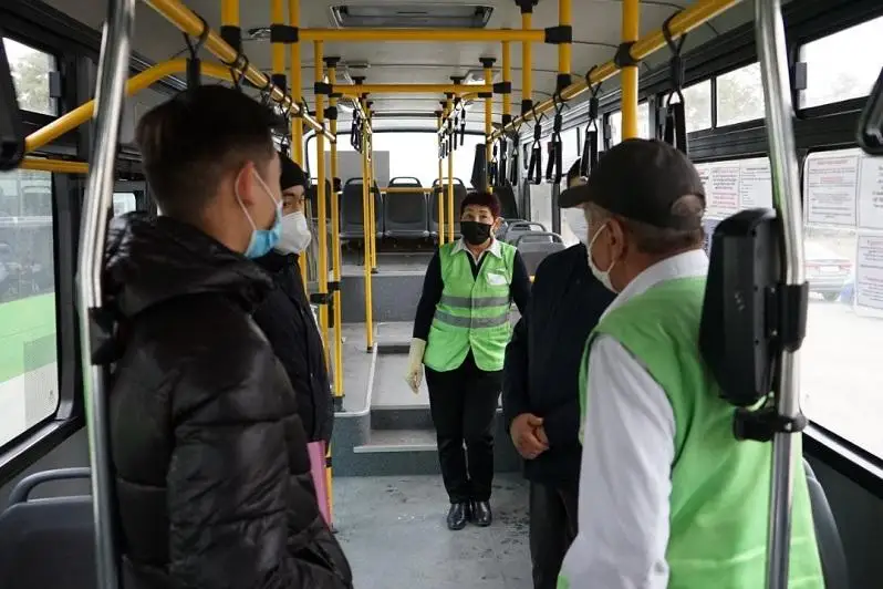 Как наказывают пассажиров без маски в автобусах Семея