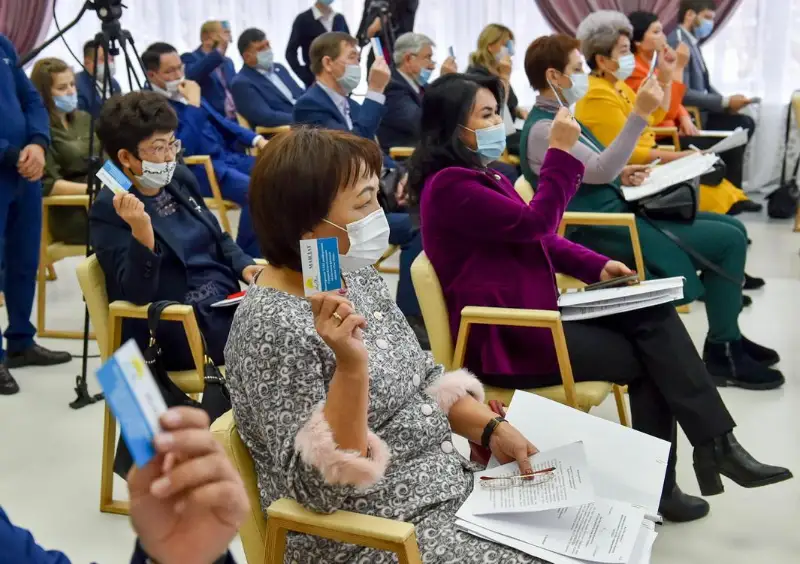 Завершились региональные конференции Nur Otan: кто вошел в партийные списки