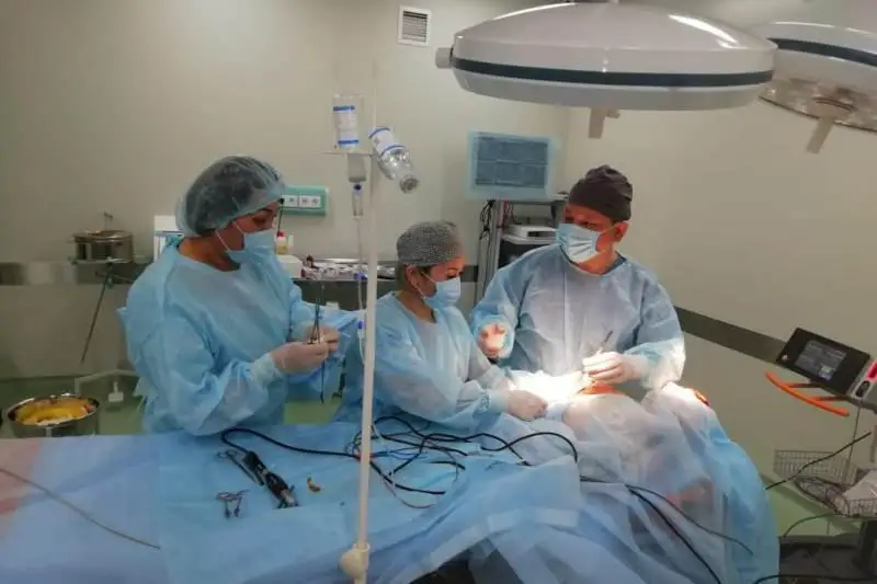 Уникальную нейрохирургическую операцию трехмесячному ребенку провели в Алматы