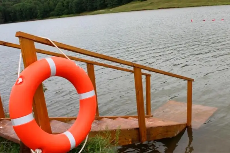 Что делать при судорогах в воде: советы спасателей