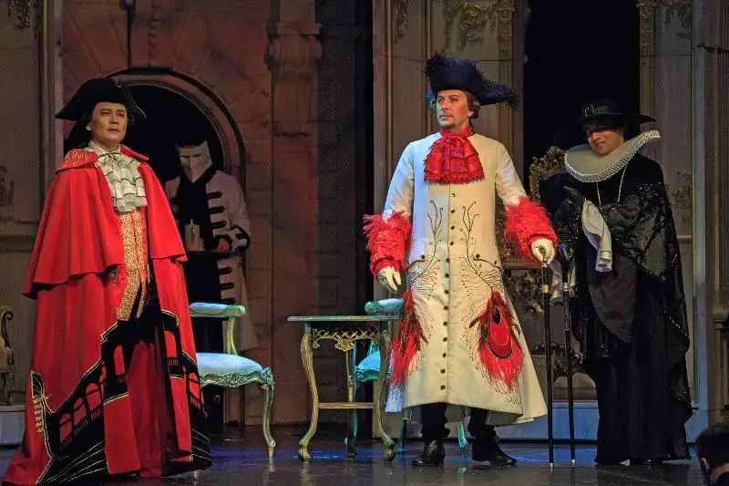 Театр «Астана Опера» устроил фарс и собрал аншлаг в Петербурге