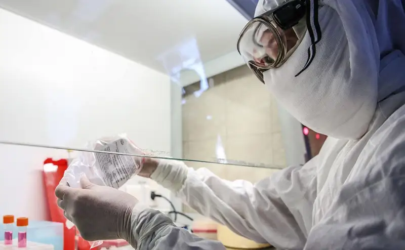 Вторая медсестра заболела коронавирусом в Казахстане