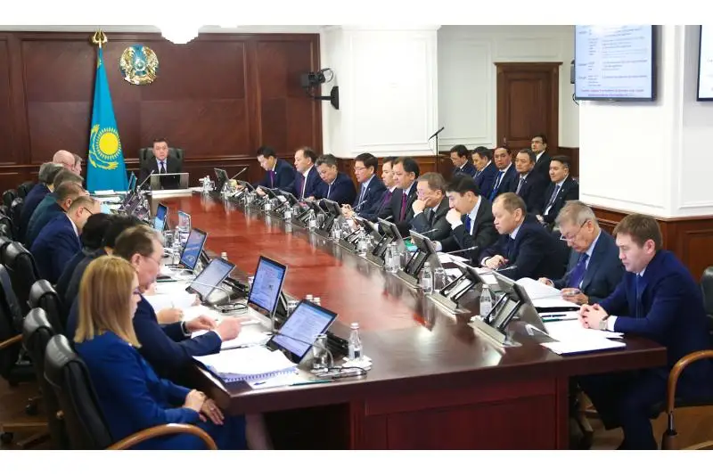 Премьер Казахстана поручил усилить контроль на границе