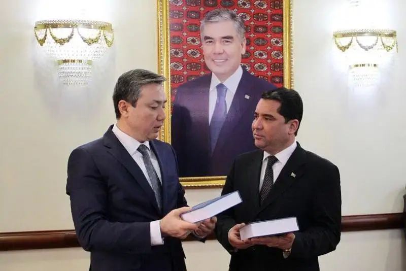 Посол Казахстана провел встречи с министрами Туркменистана