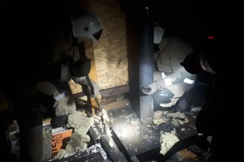 Подросток затопил печь и чуть не спалил дом в Усть-Каменогорске