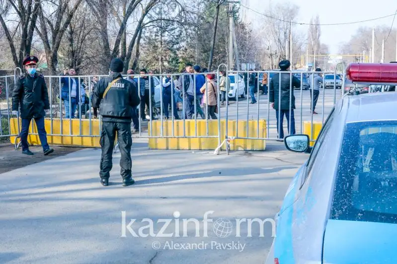 В столице и в Алматы важно обеспечить полное оцепление карантинной зоны – Глава государства