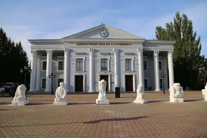 Скульптуры подарили Уральску ко Дню города