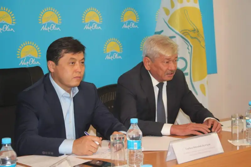 В партии «Nur Otan» рассмотрели нарушения при распределении АСП в Туркестанской области