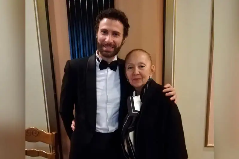 Итальянский исполнитель стал победителем конкурса вокалистов Бибигуль Тулегеновой в Алматы