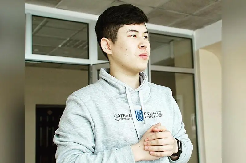 Алматинский студент помог родной школе перейти на дистанционное обучение