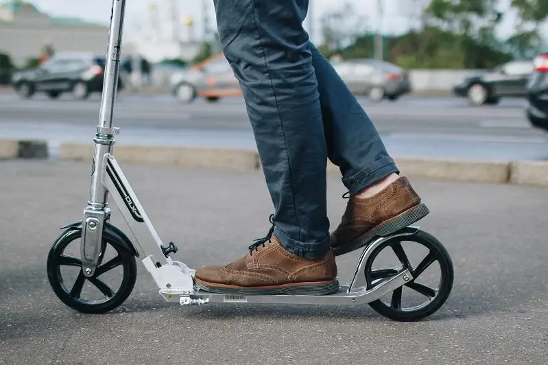 Разработают ли правила для езды на электросамокатах, рассказали в МВД РК