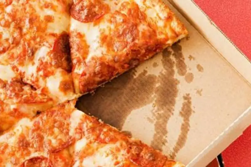 Доставщик попробовал чужую пиццу в Экибастузе: дело в административном суде