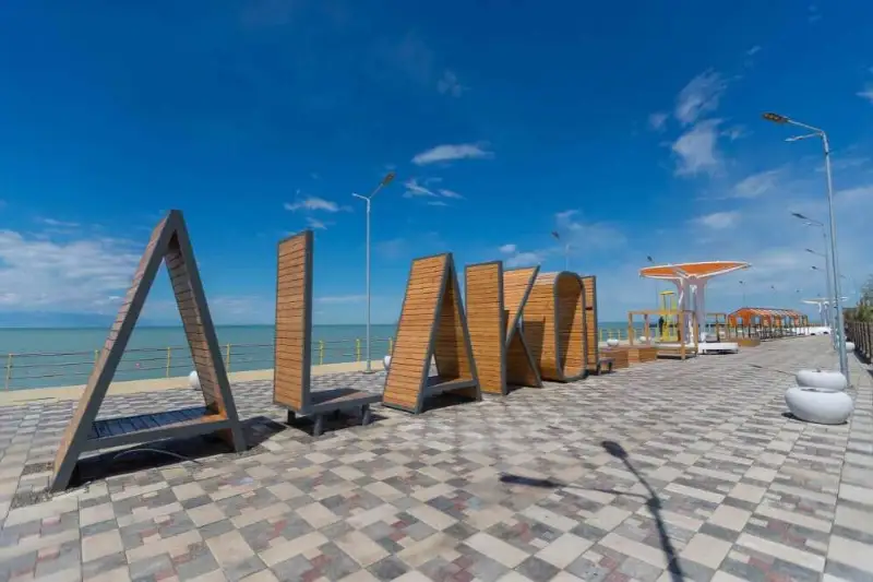 Туристский сезон на озере Алаколь открыт