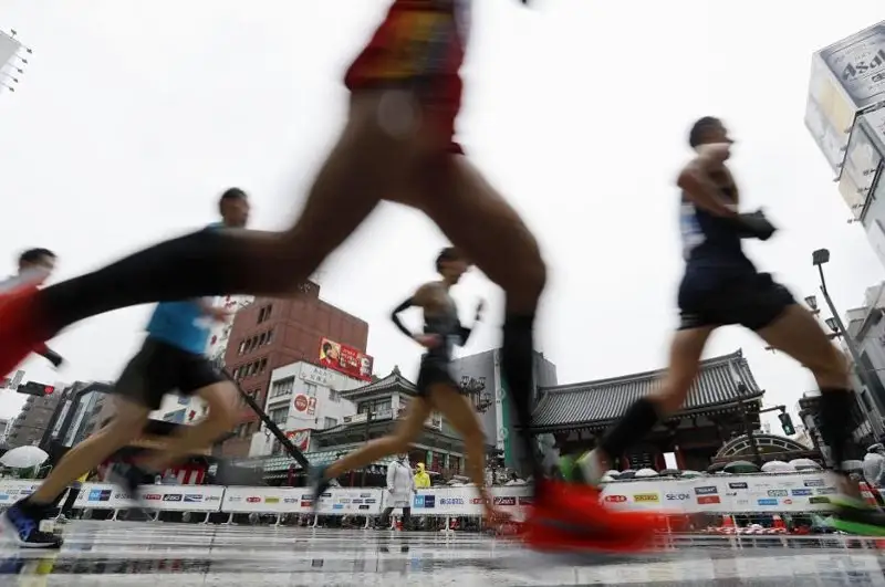 Организаторы Токийского марафона сократили число участников из-за коронавируса