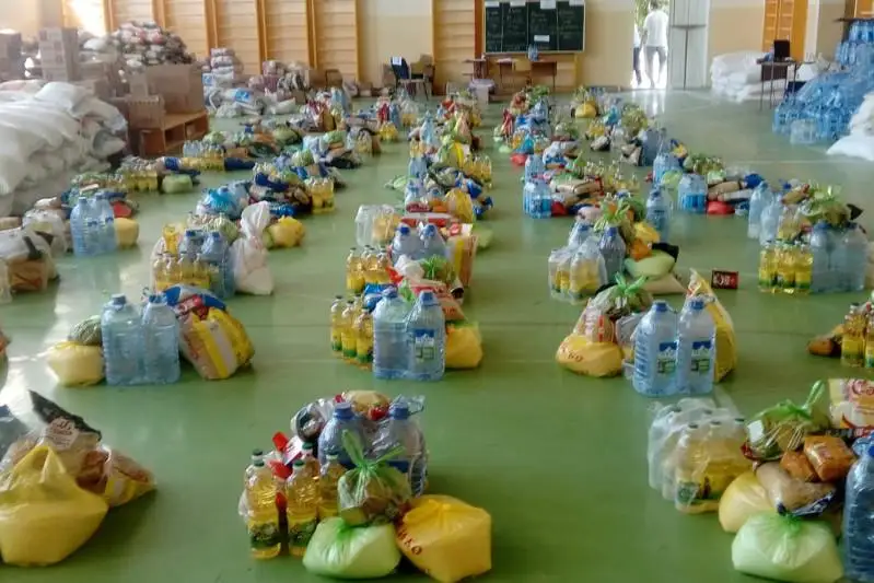 Жителей Мактаарала обеспечивают необходимым запасом продуктов питания