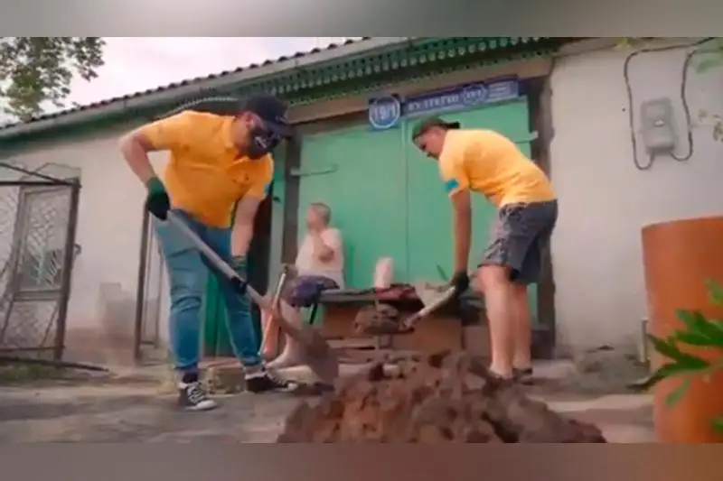 Столичные волонтеры оказывают помощь старшему поколению в период карантина