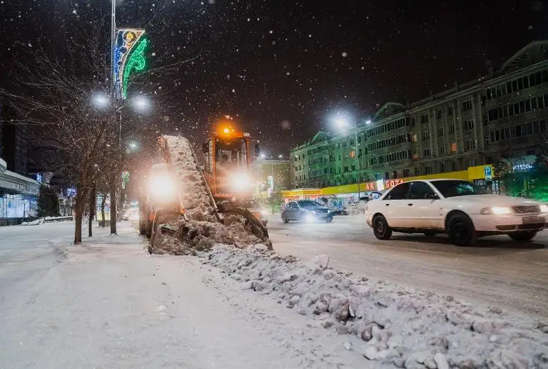 Алтай Кульгинов проконтролировал ход своевременной уборки и вывоза снега в столице