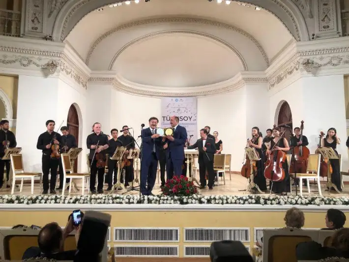 Молодежный камерный оркестр ТЮРКСОЙ выступил в Баку