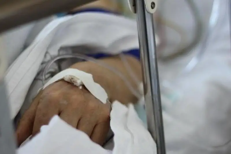 Пожар в общежитии вуза в Семее: с отравлением угарным газом госпитализирован мужчина