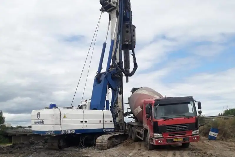 Строительство автомобильного моста проверили в Костанайской области