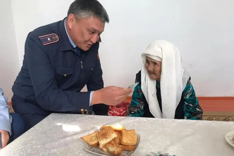 Столетней жительнице Туркестанской области восстановили потерянные документы