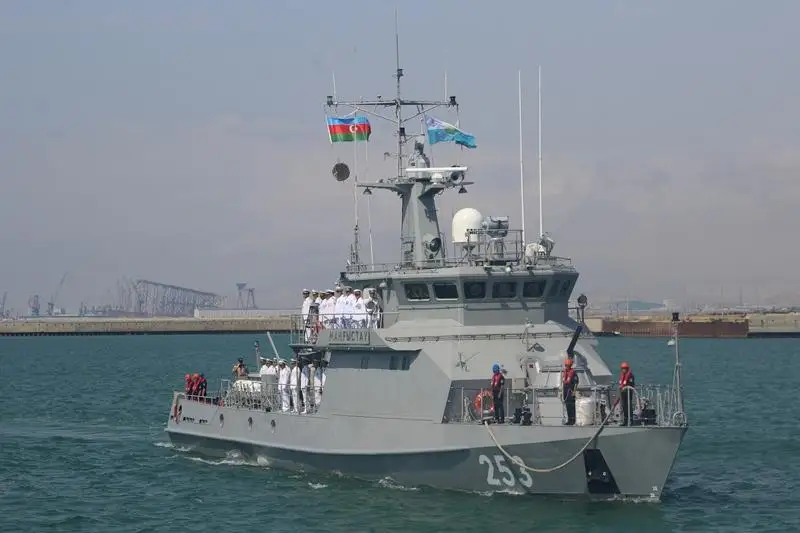 Корабль ВМС Казахстана совершил поход в акватории Азербайджана