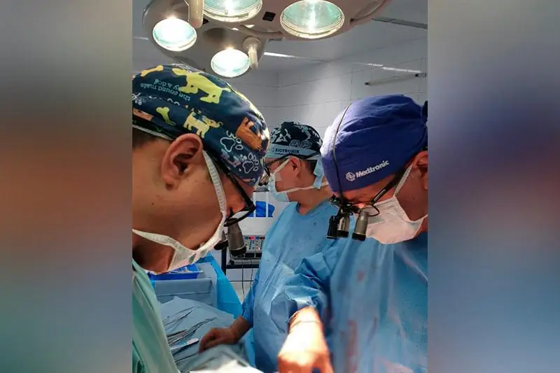 Врачи–кардиохирурги спасли жизнь многодетной маме в Алматы