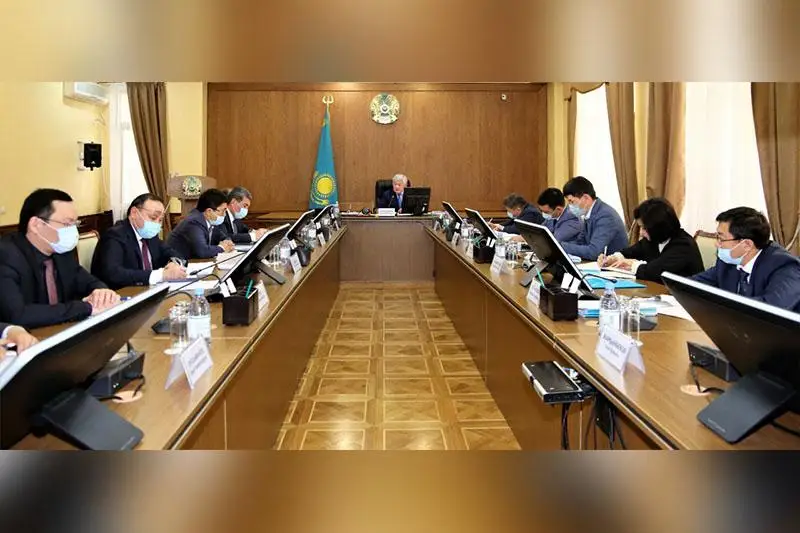 Бердибек Сапарбаев поручил увеличить в экономике региона долю перерабатывающей промышленности