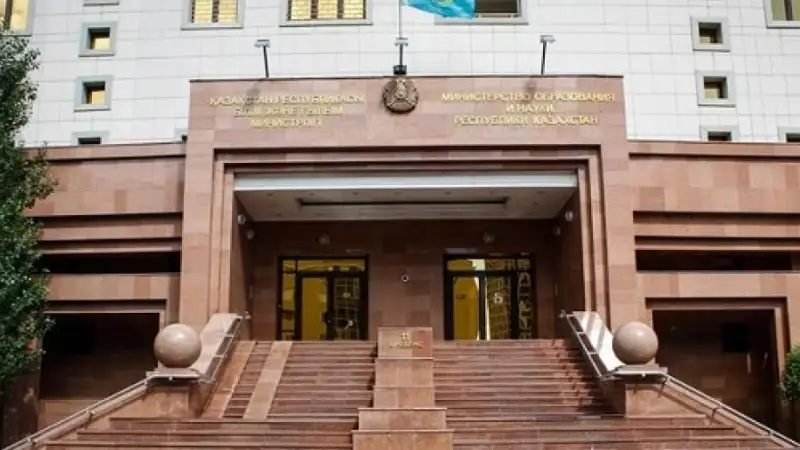 С вице-министра образования Бигари сняты обвинения в коррупции