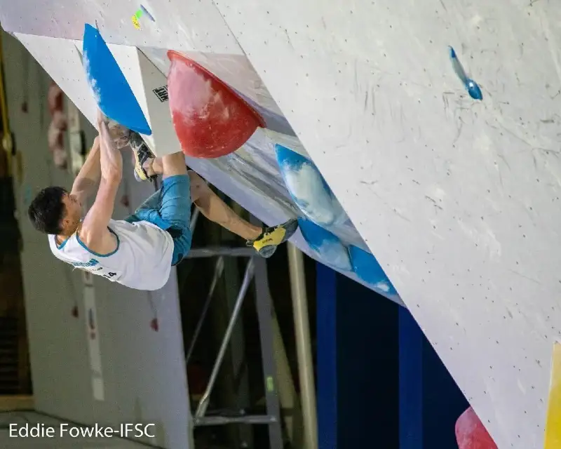 Казахстанский скалолаз  вышел в полуфинал Кубка мира