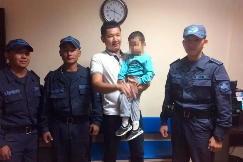 Пропавшего трехлетнего ребенка нашли гвардейцы в Жанаозене