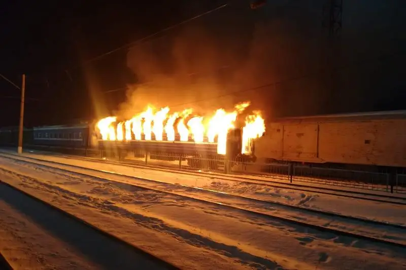 В столице загорелся железнодорожный вагон-ресторан