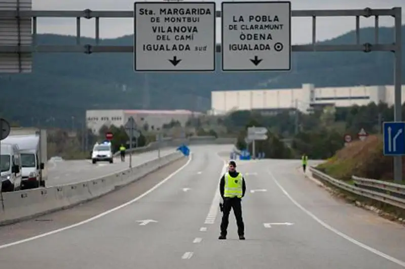 Испания закрыла границы