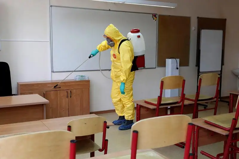 Школьник заразился коронавирусом от мамы-учительницы в Мангистауской области