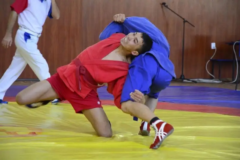 Полицейские-самбисты первенствовали на турнире памяти Халық Қаһарманы Газиза Байтасова в Таразе