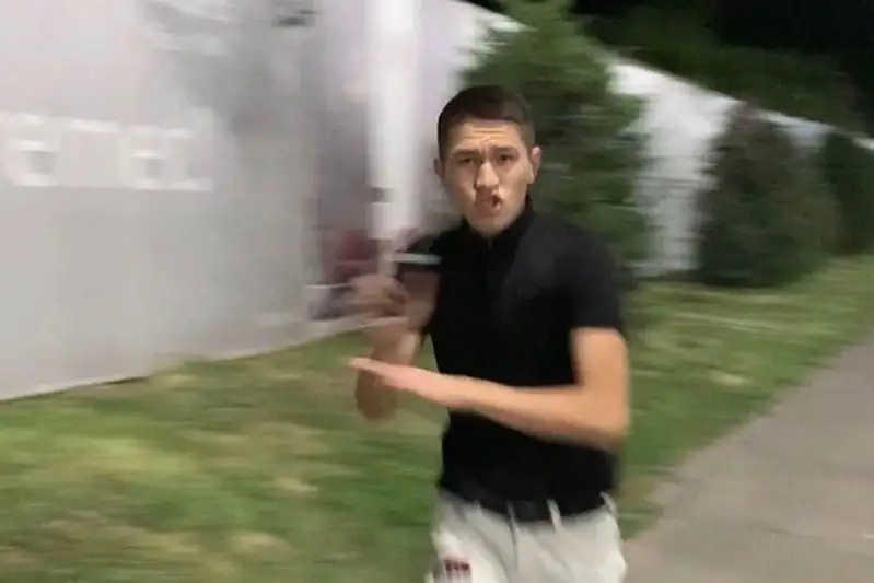 Напавшего на женщину в центре Алматы мужчину ищет полиция