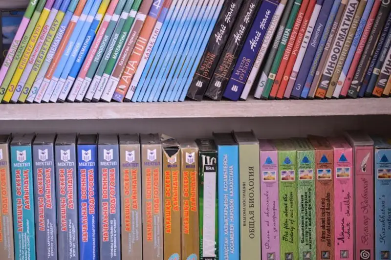 Школьники Карагандинской области полностью обеспечены учебниками