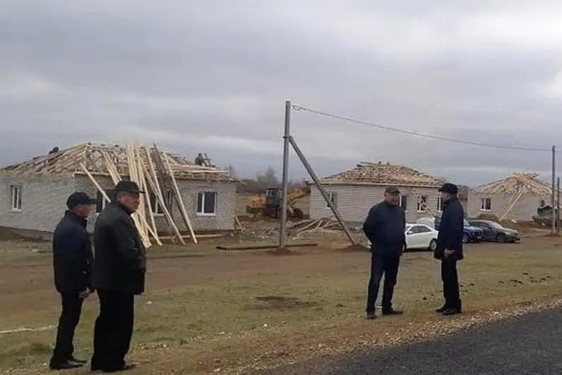 Дома для своих работников строит крестьянское хозяйство в Бухар-Жырауском районе